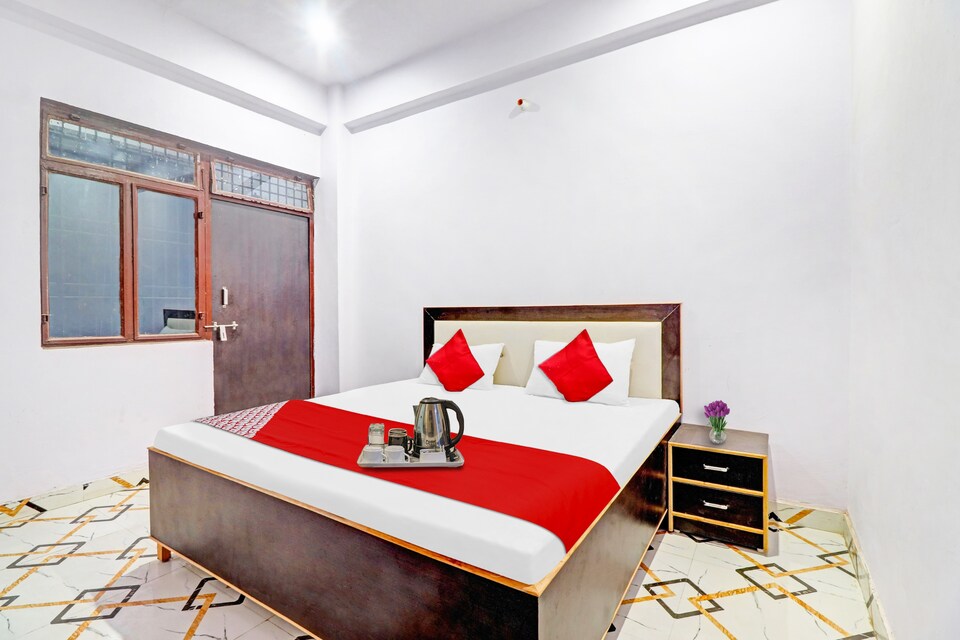 OYO Krishna Palace, Corporate Complex, Agra