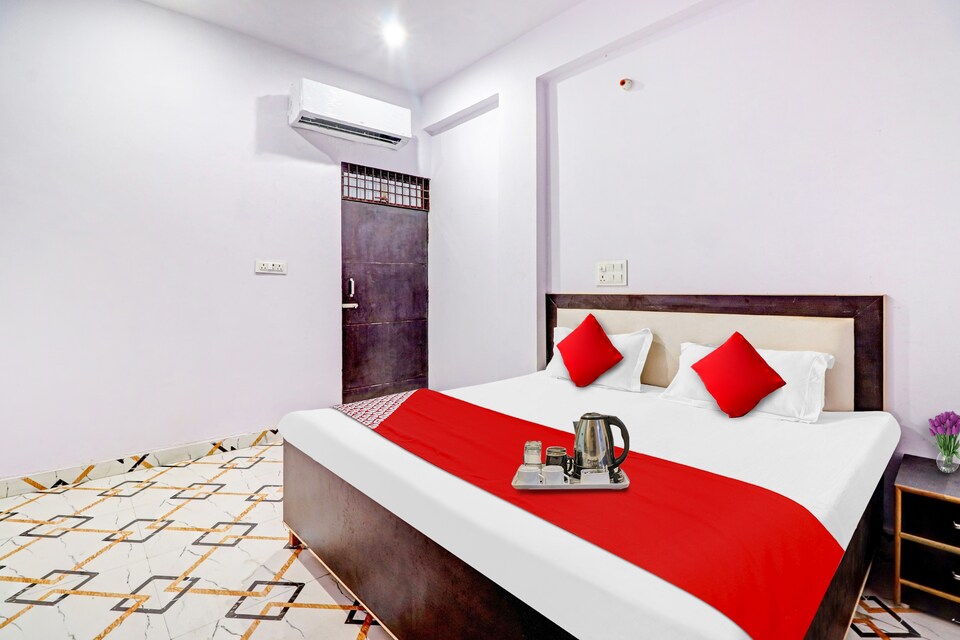 OYO Krishna Palace, Corporate Complex, Agra