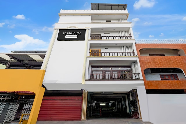 Super Townhouse White Town Rock Beach Formerly Prakasam Residency