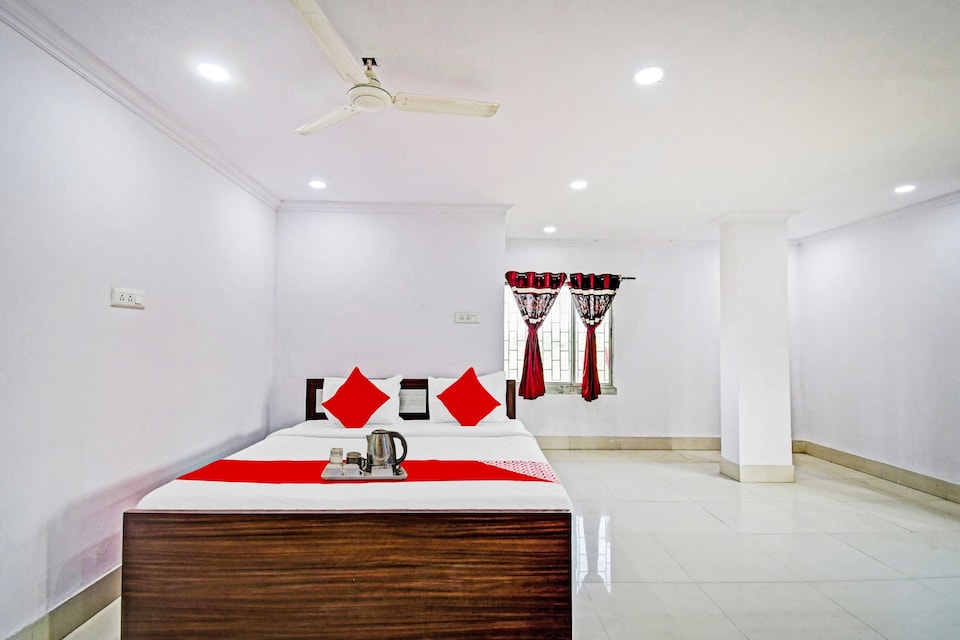 Hotel O  ASHIRBAD GUEST HOUSE, Rajarhat Kolkata, Kolkata
