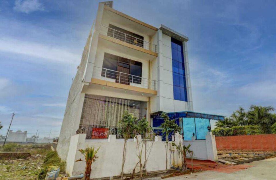 Live on AGR701, Fatehabad Road, Agra