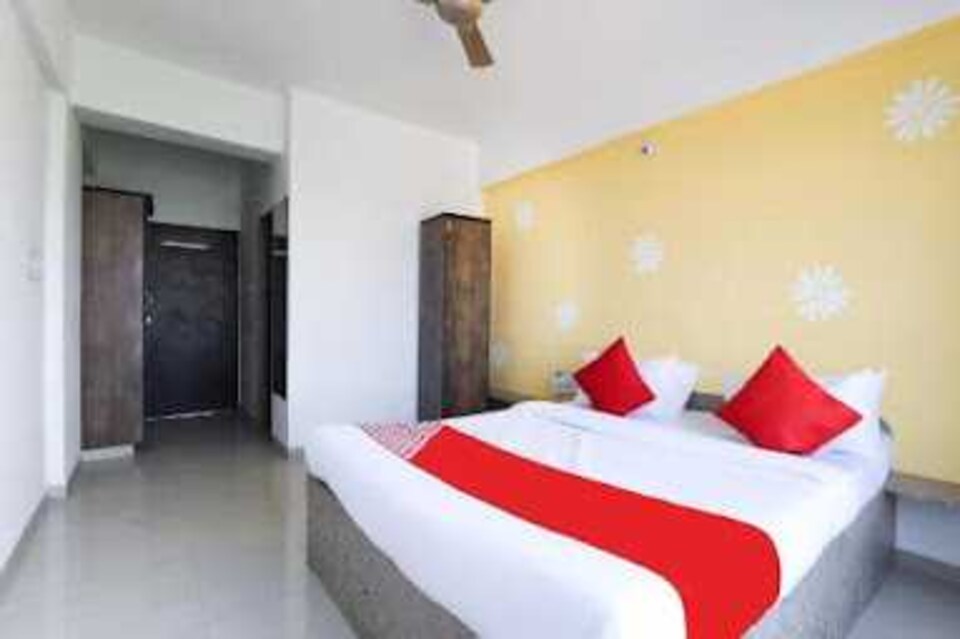 OYO Flagship 88947 Hotel Lucky Inn, Sanand, Ahmedabad