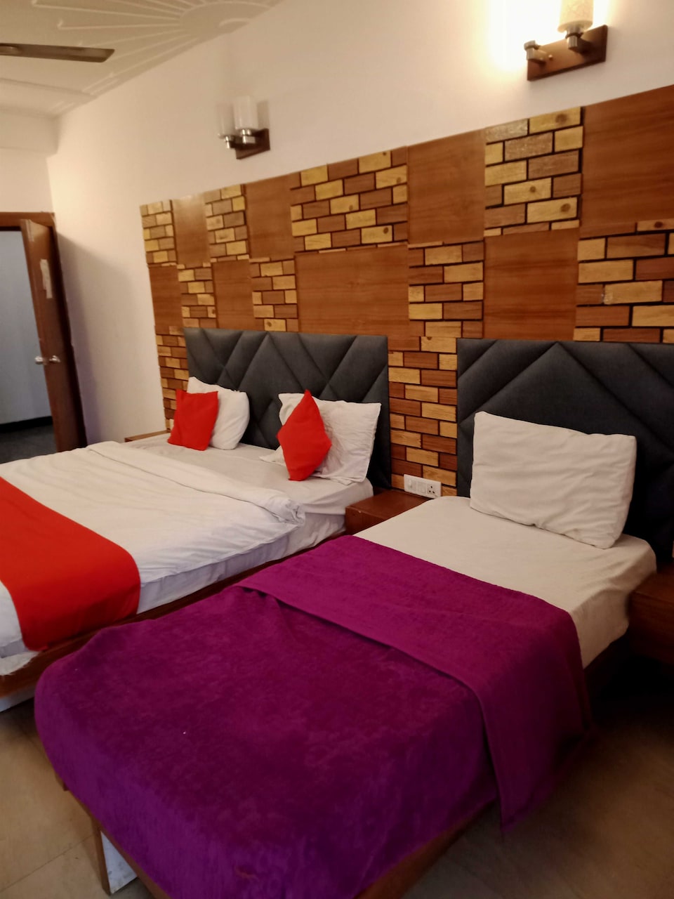 Live on DEL686, Airport Delhi, Delhi Transit