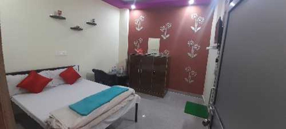 SPOT ON Samriddhi Inn, Singapore Mall Lucknow, Lucknow