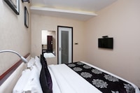 OYO Hotel Kama International