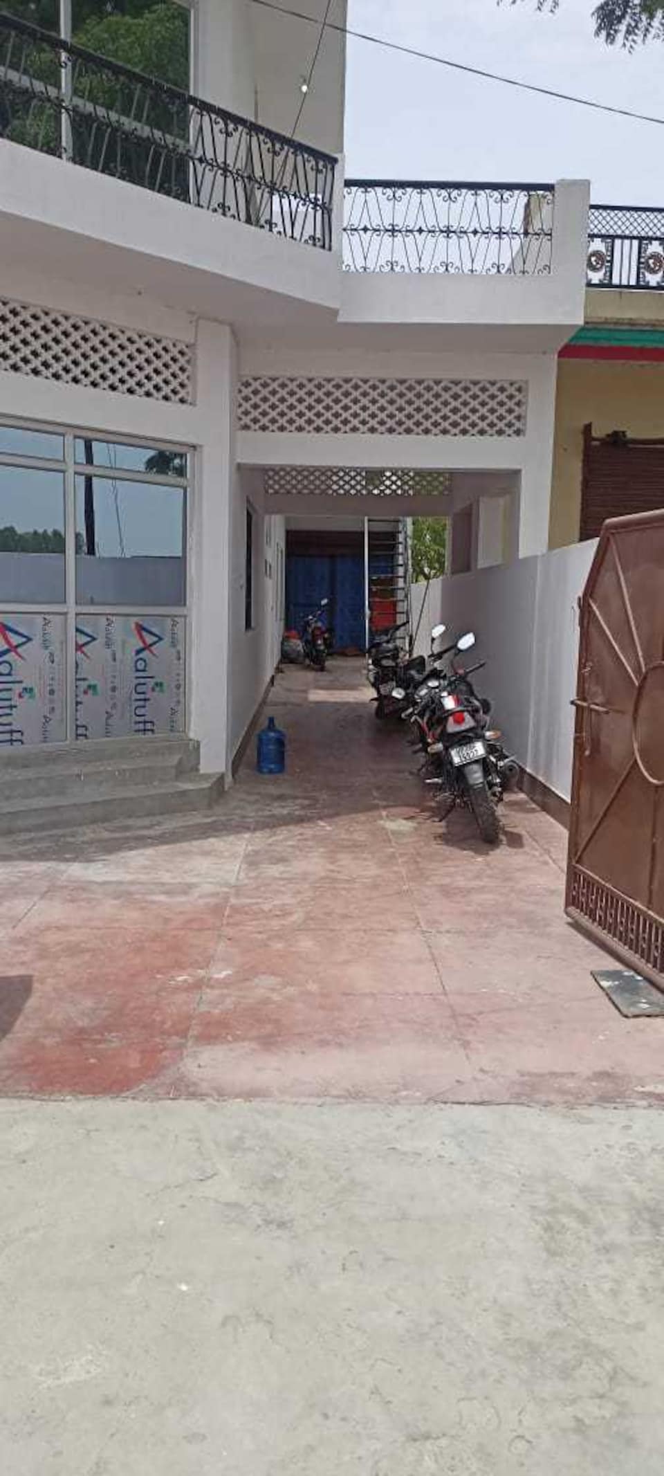 SPOT ON Hotel Red Rose, Rambagh Allahabad, Prayagraj