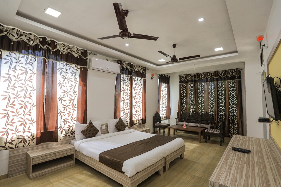 OYO Home 9760 Traditional Villa Near Celebration Mall, Udaipur Central, Udaipur