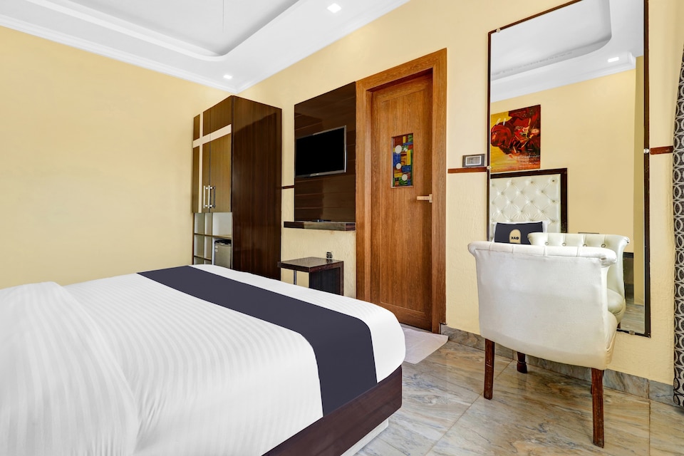 Townhouse OAK Hotel Arnavya, Chakrata Road Dehradun, Dehradun