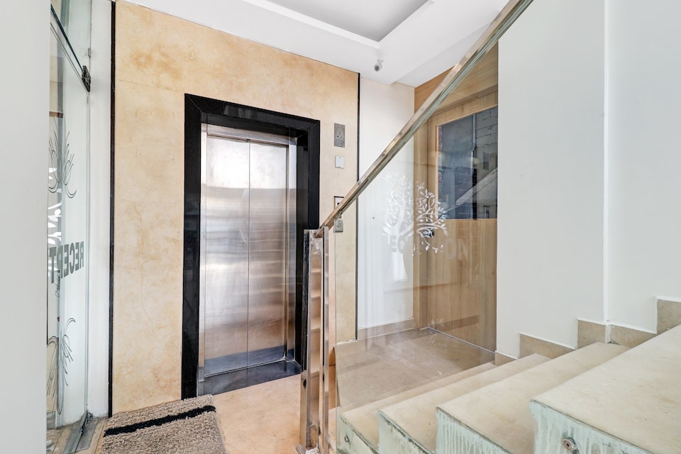 Townhouse OAK Hotel Arnavya, Chakrata Road Dehradun, Dehradun