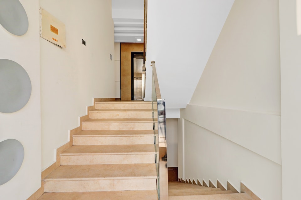 Townhouse OAK Hotel Arnavya, Chakrata Road Dehradun, Dehradun