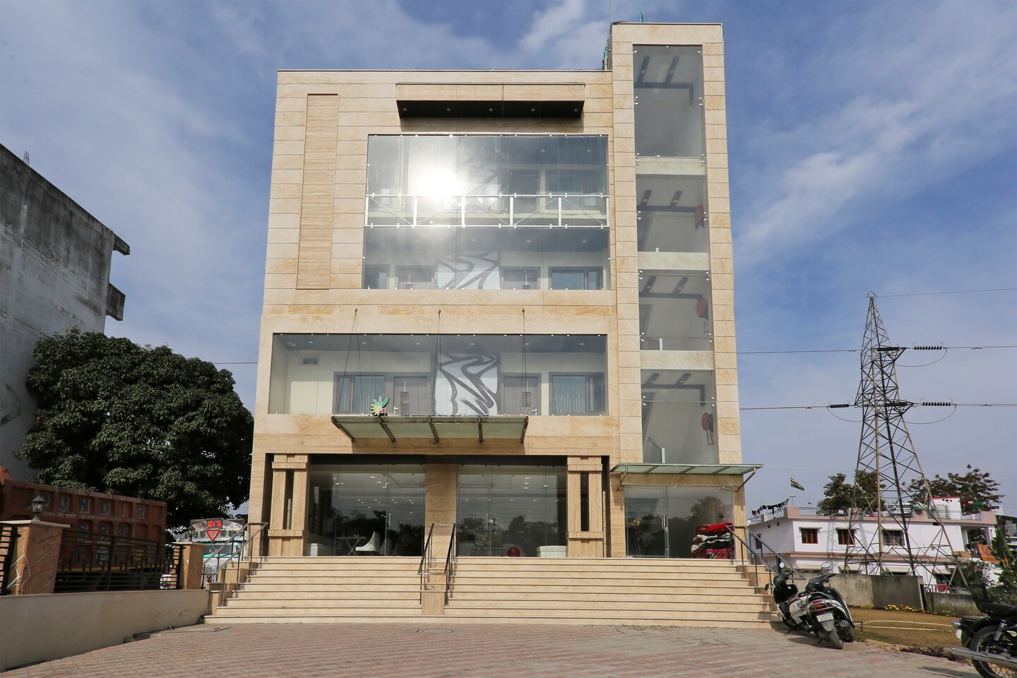 Oyo 10457 Hotel Arnavya Dehradun Reviews Photos Oyo 10457 Hotel Arnavya 1