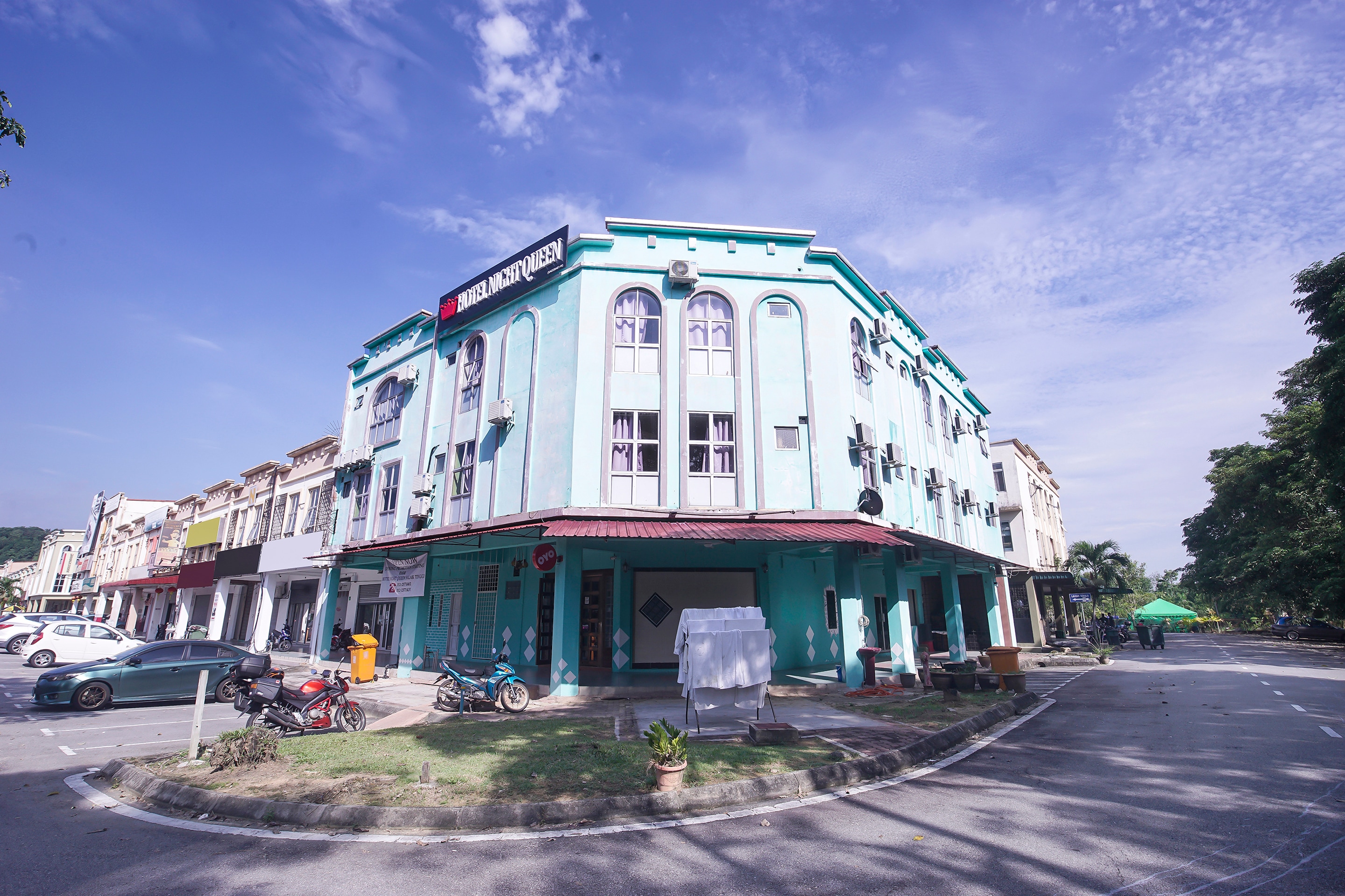 Super OYO 90516 Hotel Night Queen salak Tinggi, OYO Hotels Sepang, Book