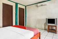 OYO 91218 Villa Karang Sono