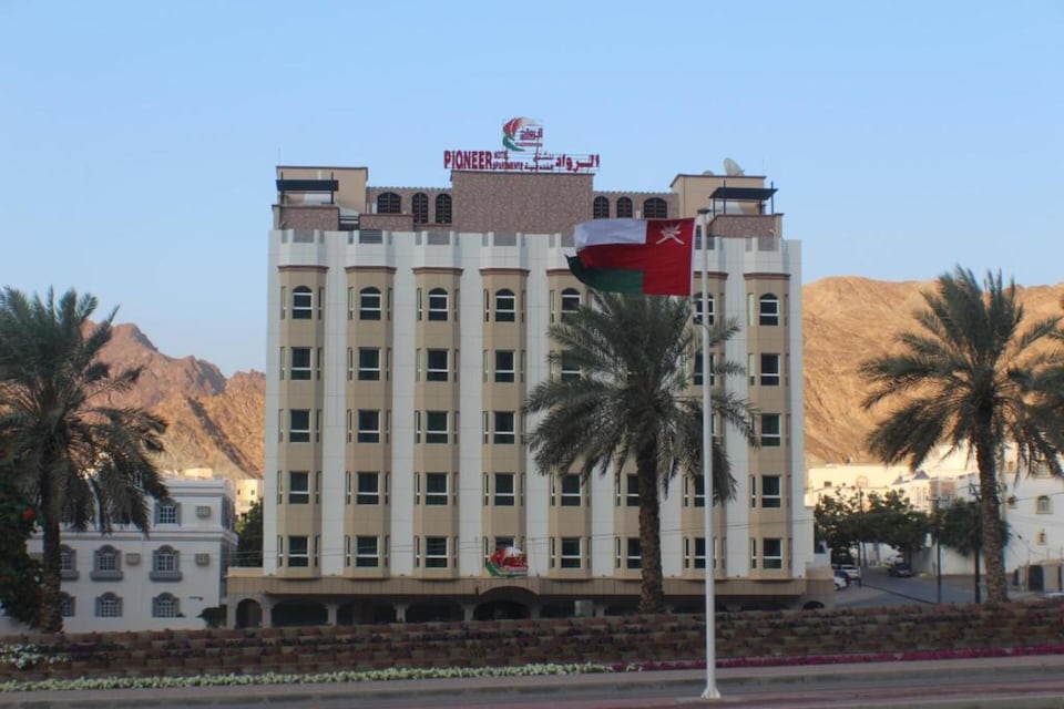 OYO 136 Pioneer Hotel Apartments , Ruwi Muscat, Muscat