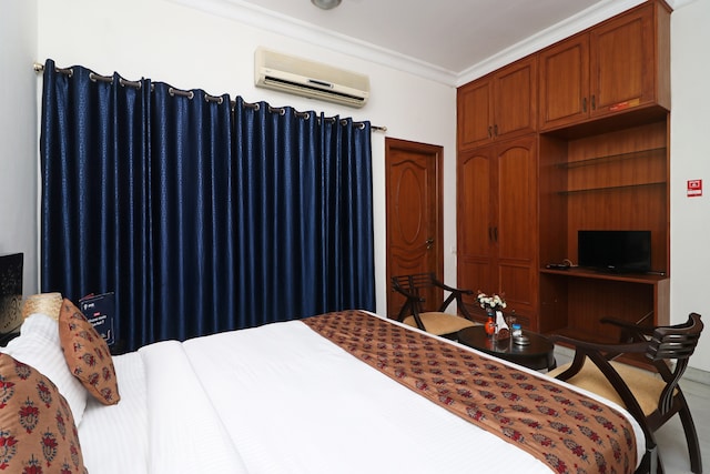 OYO Hotel Ashray Near Botanic Garden Of Indian Republic