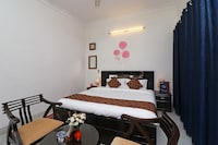 OYO Hotel Ashray Near Botanic Garden Of Indian Republic