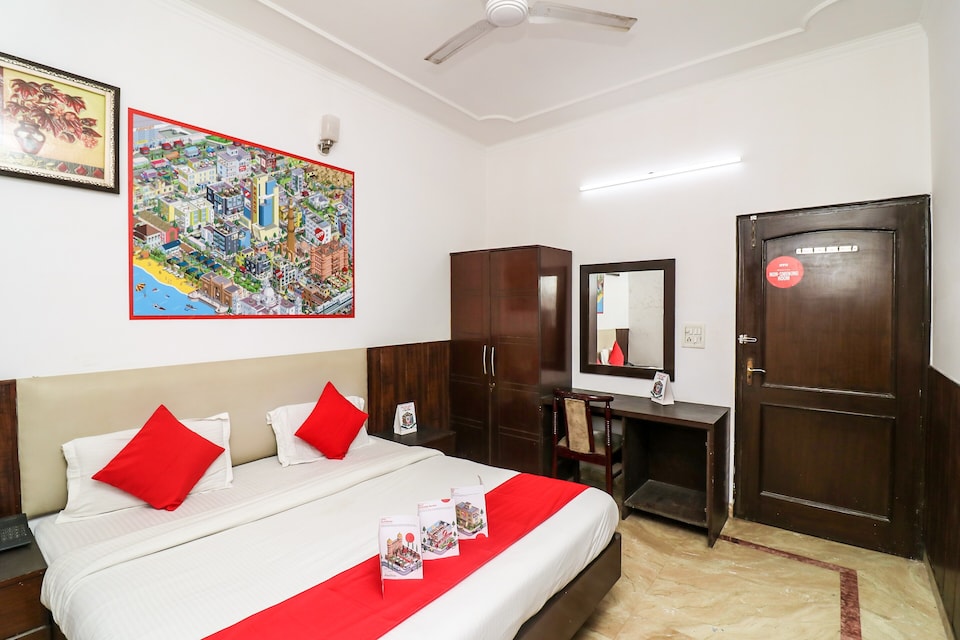 OYO Hotel Amigo Near Appu Ghar, HUDA CENTRE 1, Gurgaon