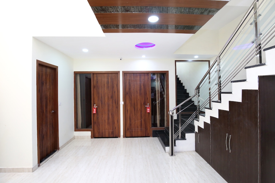 Hotel O Royal , Central Chandigarh, Chandigarh