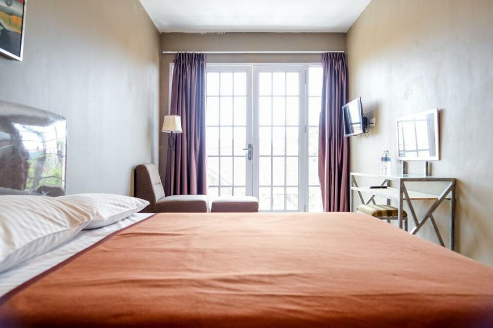 OYO 91252 Graceland Inn, Batam Kota, Batam