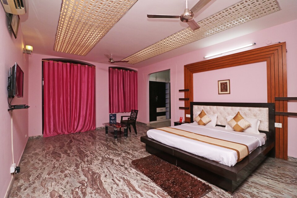 OYO Sector 20 Near Worlds Of Wonder, Noida Stadium, Noida