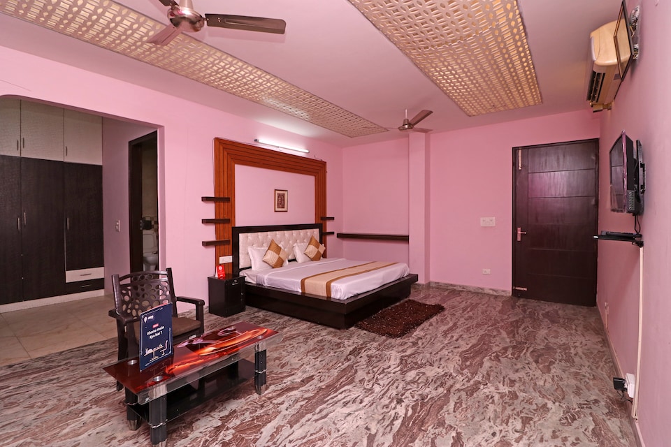 OYO Sector 20 Near Worlds Of Wonder, Noida Stadium, Noida