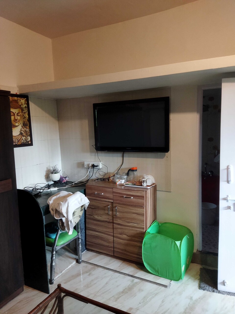 POP 89163 Blue Diamond Guest House, Viman Nagar, Pune