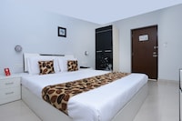 Super Townhouse Malabar Illam