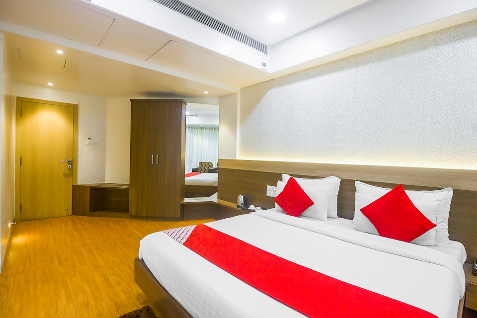OYO 10672 Hotel Riviera , City Centre Nashik, Nashik