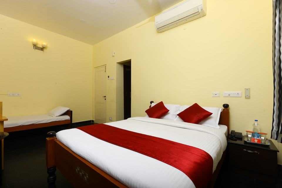 OYO 10630 Hotel Nano Turf, Maatuthavani Bus Stand, Madurai