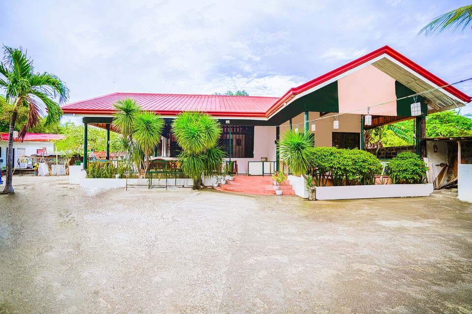 OYO 875 Madhavi Beach Resort, Batangas, Batangas