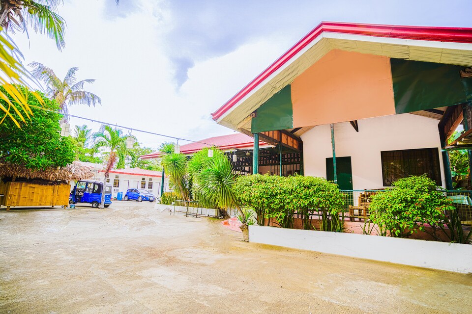 OYO 875 Madhavi Beach Resort, Batangas, Batangas