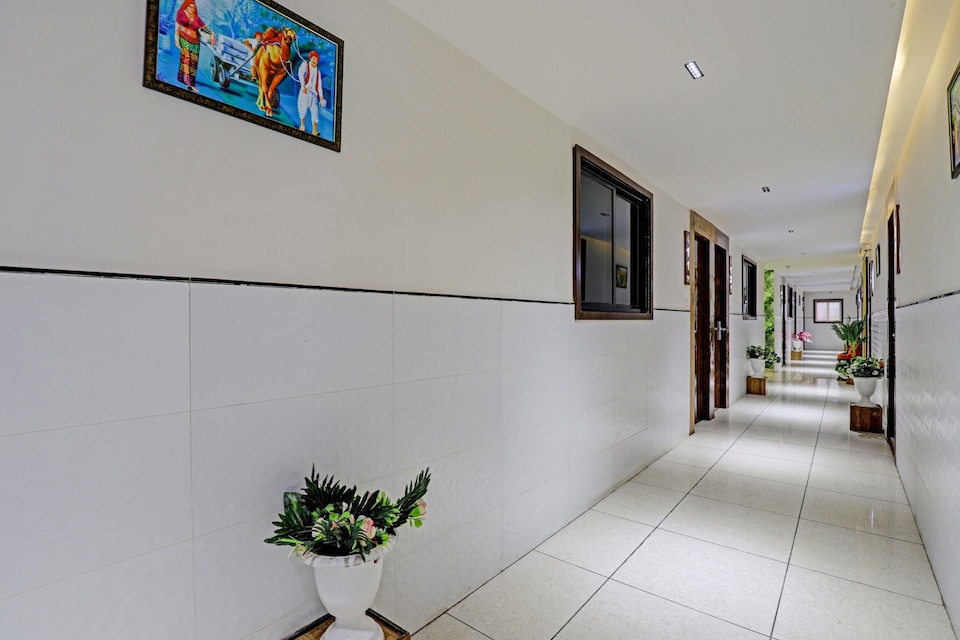 Hotel O Royal King, Ahmedabad Airport, Ahmedabad