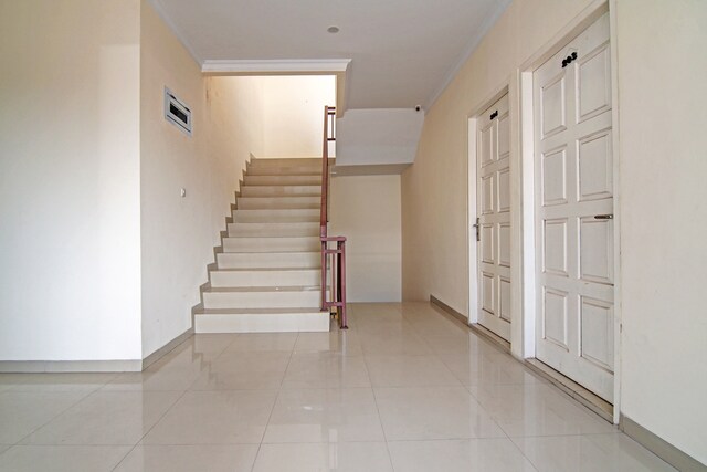 OYO 91269 R&s Living Residence