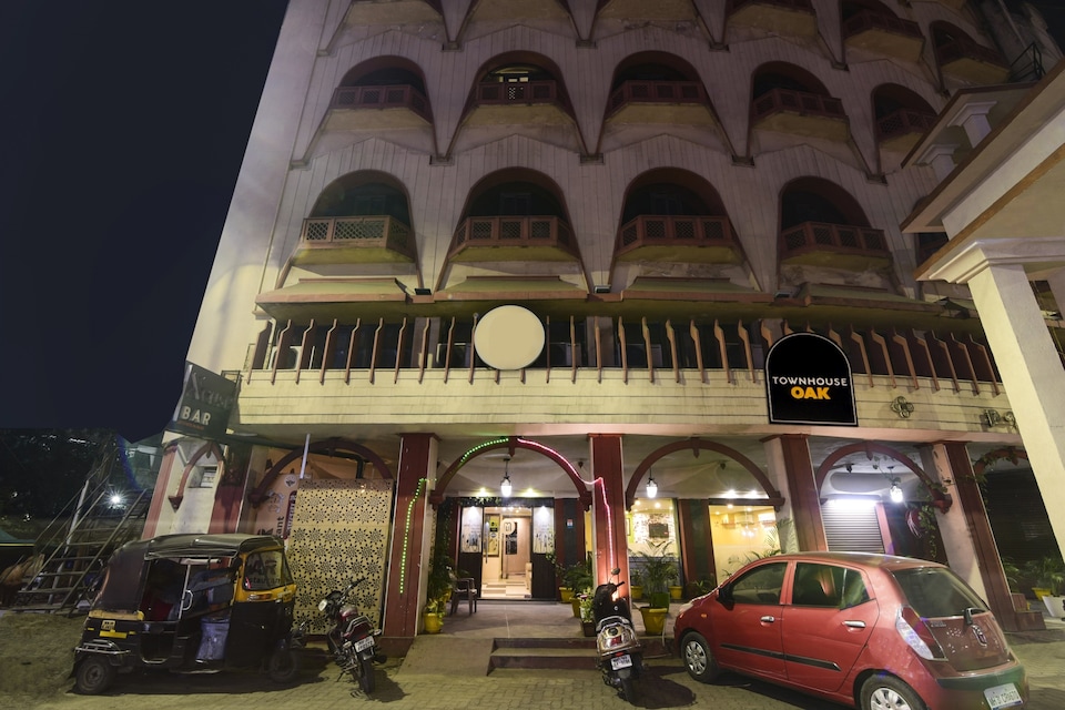 Townhouse OAK Hotel Pal Palace, Bus Stand Nagpur, Nagpur