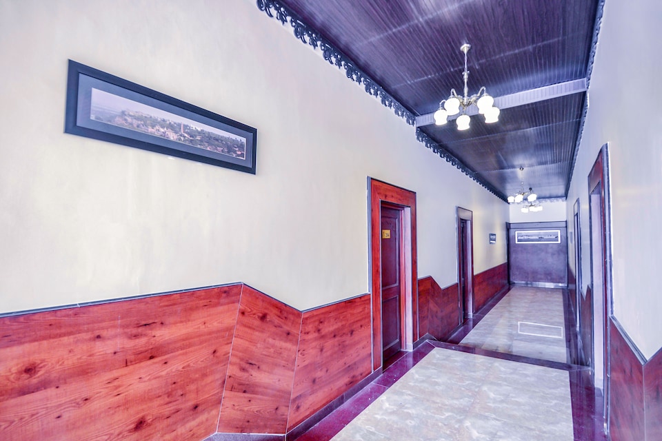 Capital O 10705 Vijaygarh Palace, Fateh Sagar, Udaipur