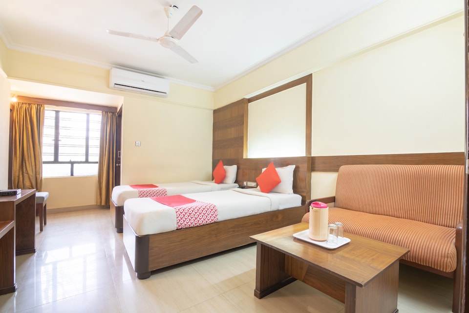 OYO 10534 Hotel Kanishka, Majestic Bangalore-II, Bangalore