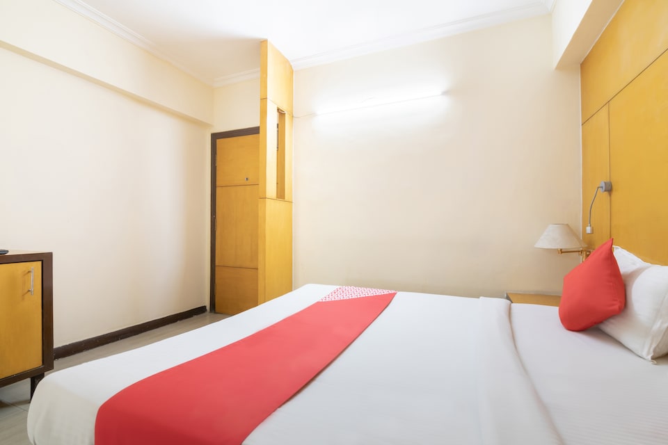 OYO 10534 Hotel Kanishka, Majestic Bangalore-II, Bangalore