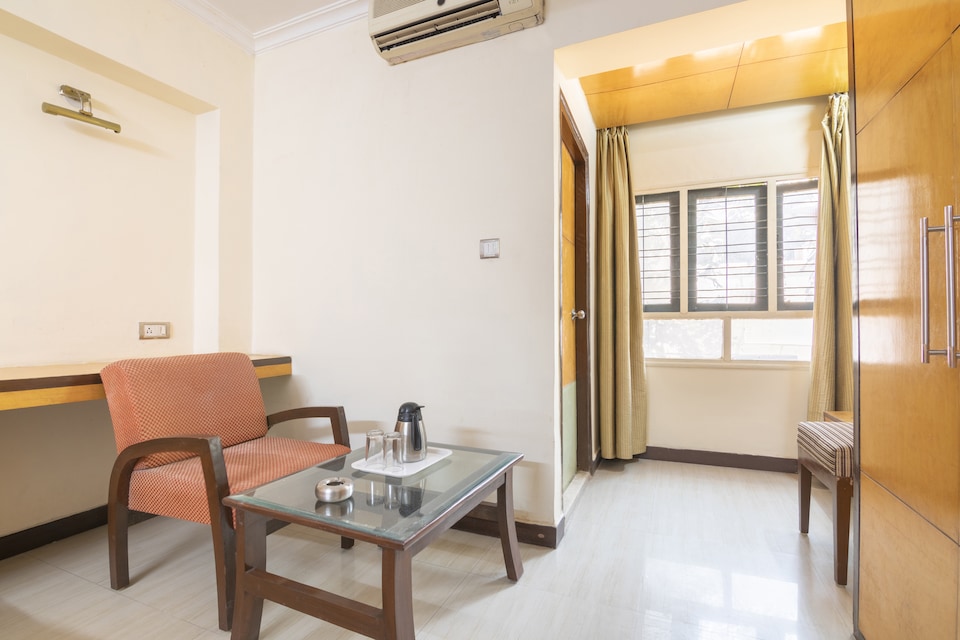 OYO 10534 Hotel Kanishka, Majestic Bangalore-II, Bangalore
