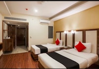 POP Hotel Airport Golden