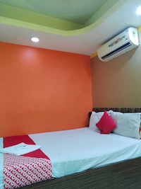 POP Hotel Happy Near Netaji Subhash Chandra Bose International Airport