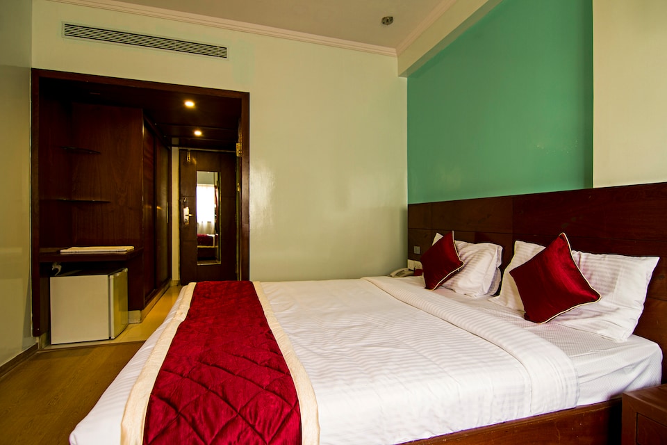 OYO Rooms 024 Indiranagar 210, Majestic Bangalore, Bangalore