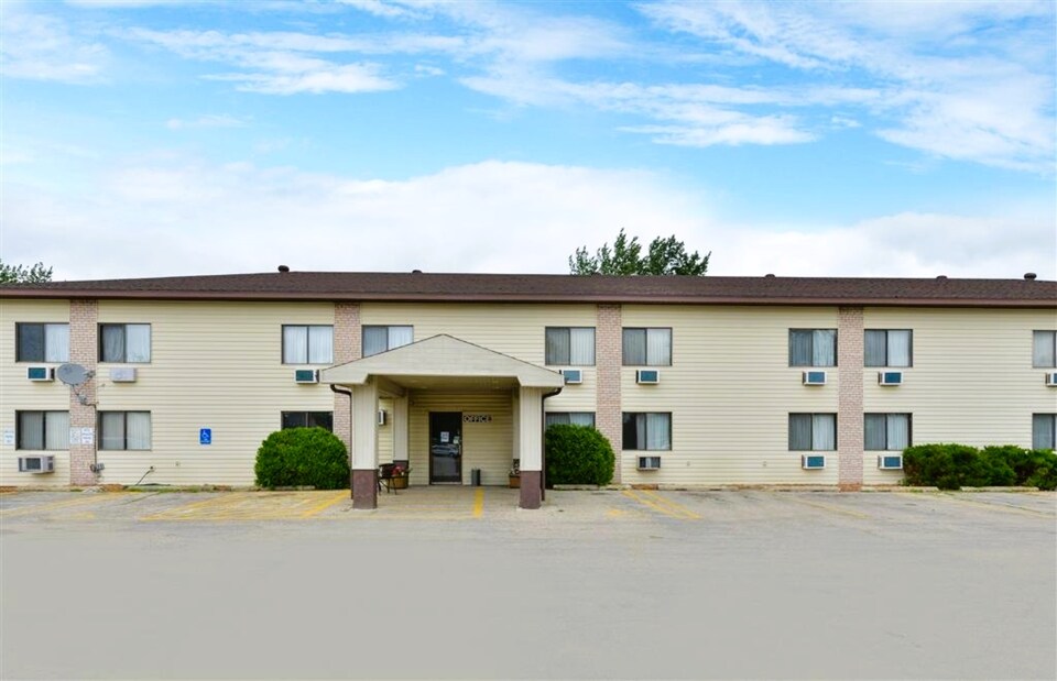 OYO Hotel Pipestone MN, Canterbury Park, Pipestone MN, Pipestone