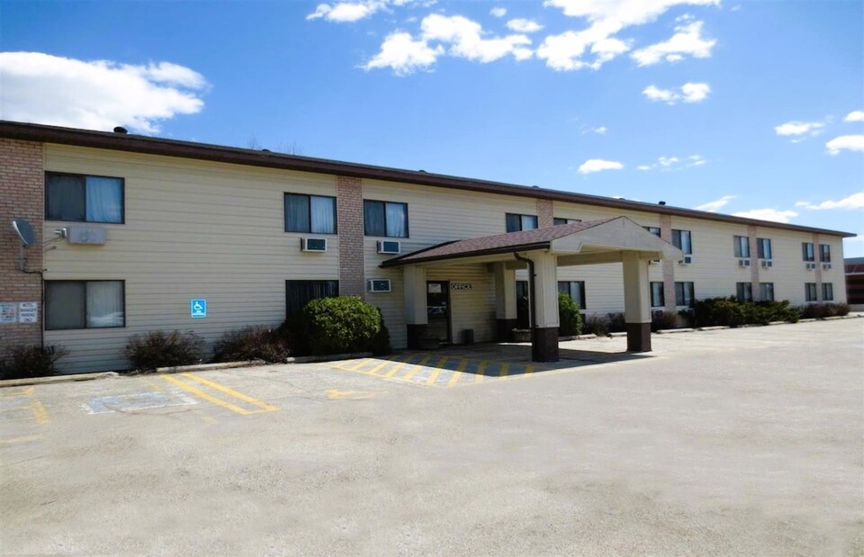 OYO Hotel Pipestone MN, Canterbury Park, Pipestone MN, Pipestone