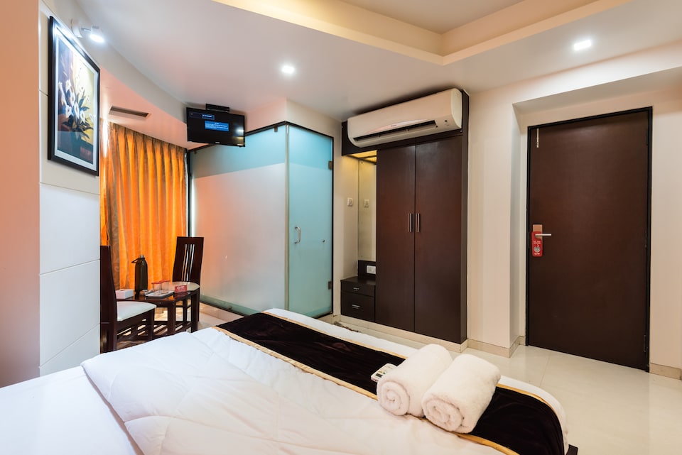 OYO Rooms 142 Kurla Station BKC, Mumbai BKC, Mumbai