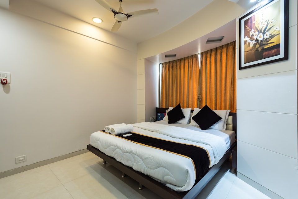 OYO Rooms 142 Kurla Station BKC, Mumbai BKC, Mumbai
