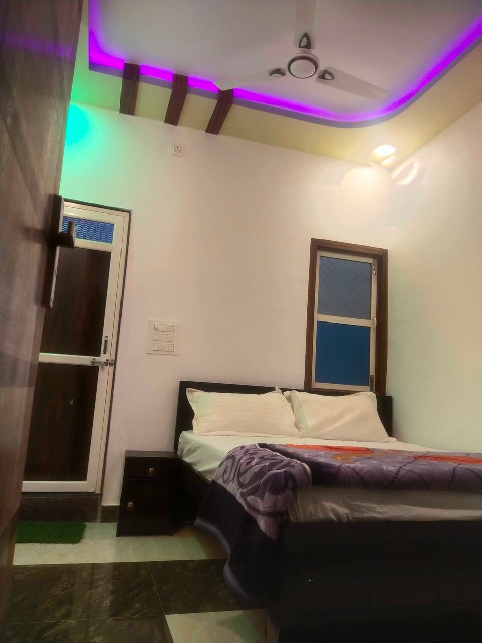 Capital O Hotel 18pm And Cafe House, Lasadiya, Lasadiya