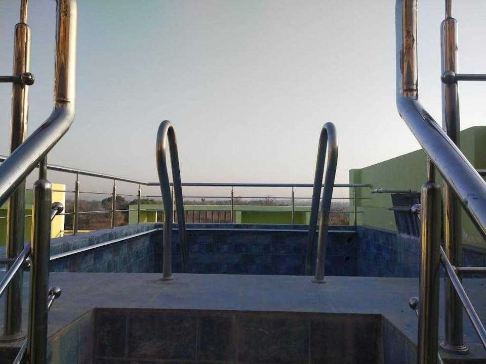 Capital O Hotel 18pm And Cafe House, Lasadiya, Lasadiya