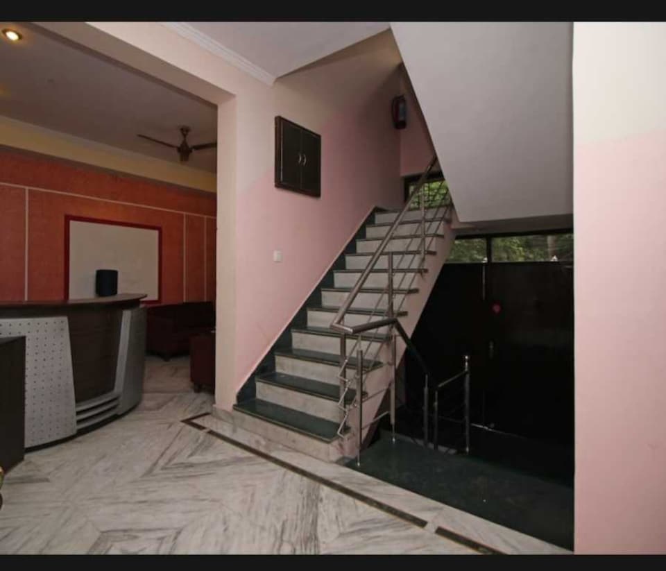 POP 89316 Royal Stay, Golf Course Road, Gurgaon