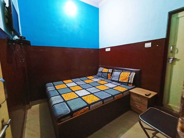 POP Shiv Ganga Hotel Near Sudarshan Cinema