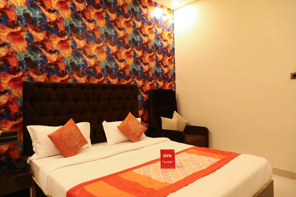 OYO 10781 Parashar Legacy, Sitabuldi Nagpur, Nagpur